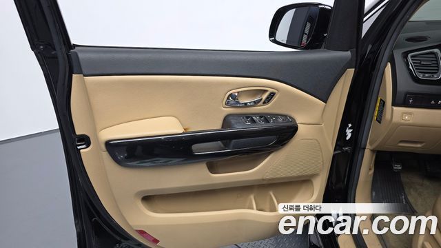 Kia Canival 2017 — photo 14