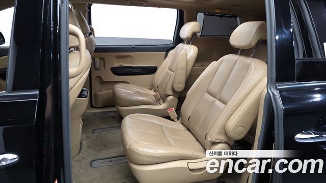 Kia Canival 2017 — photo 16