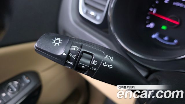 Kia Canival 2017 — photo 29