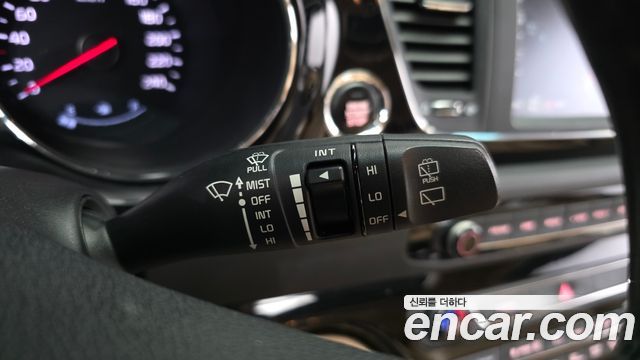 Kia Canival 2017 — photo 30