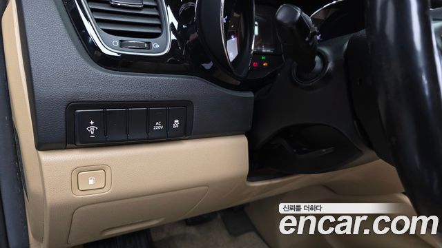 Kia Canival 2017 — photo 31