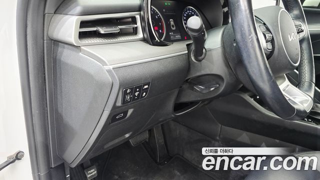 Kia K5 2022 — photo 21