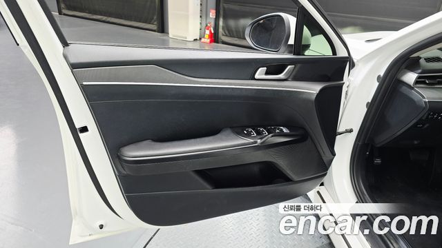 Kia K5 2022 — photo 14