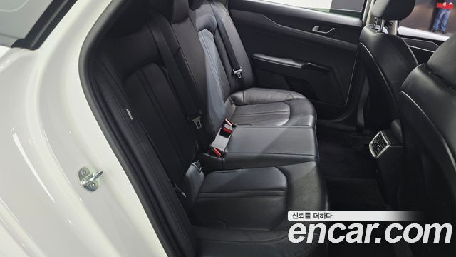 Kia K5 2022 — photo 16
