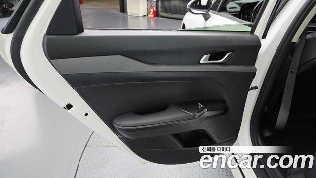Kia K5 2022 — photo 31