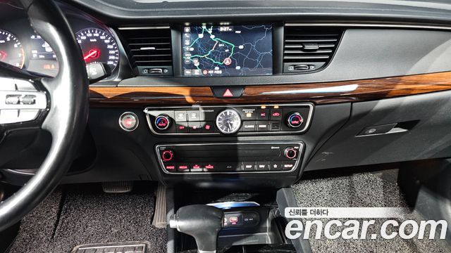 Kia K7 2017 — photo 12