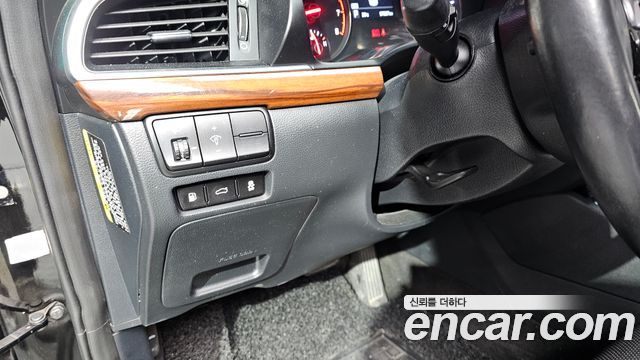 Kia K7 2017 — photo 18