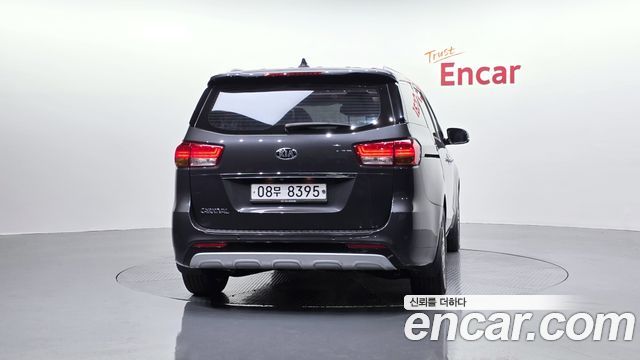 Kia Canival 2018 — photo 4