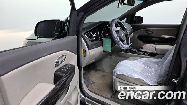 Kia Canival 2018 — photo 13