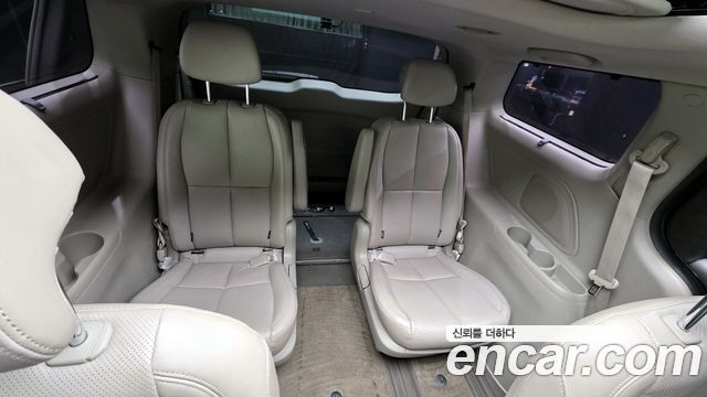 Kia Canival 2018 — photo 18