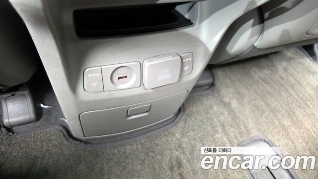 Kia Canival 2018 — photo 28
