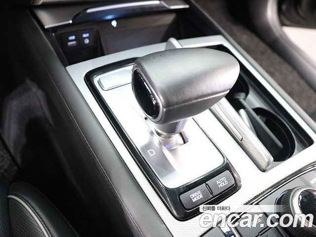 Genesis G80 2017 — photo 9