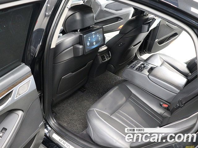 Genesis G80 2017 — photo 11
