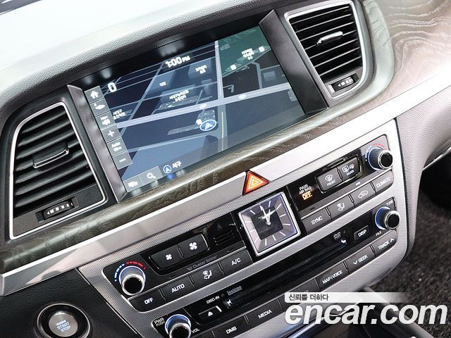 Genesis G80 2017 — photo 13