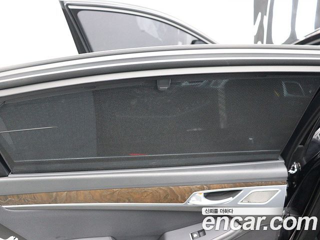 Genesis G80 2017 — photo 18
