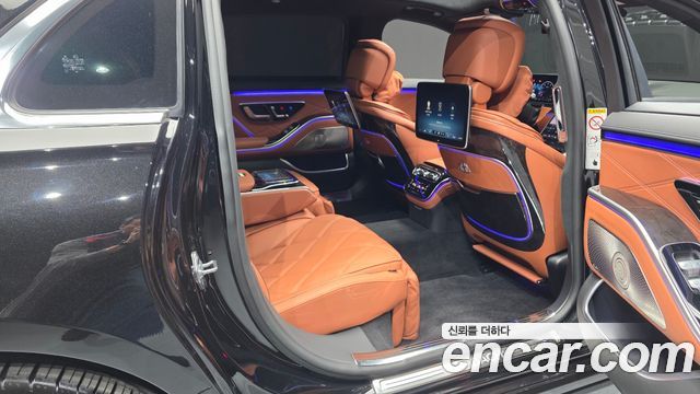 Mercedes-Benz S-Class 2022 — photo 17