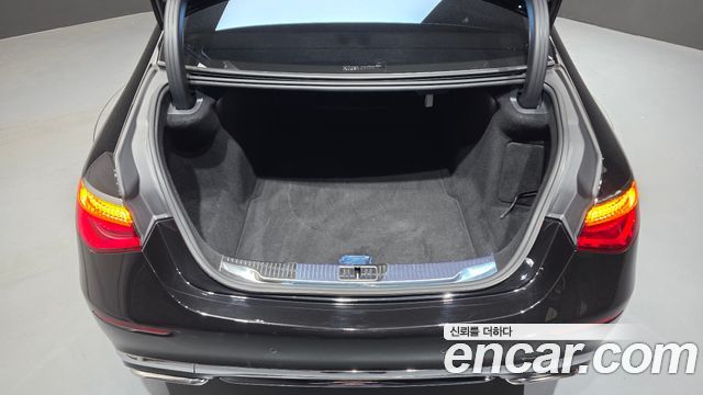 Mercedes-Benz S-Class 2022 — photo 24