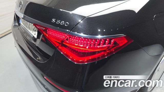 Mercedes-Benz S-Class 2022 — photo 9