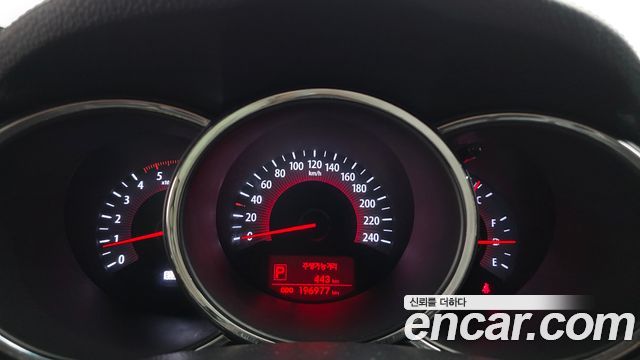 Kia Sorento 2011 — photo 8