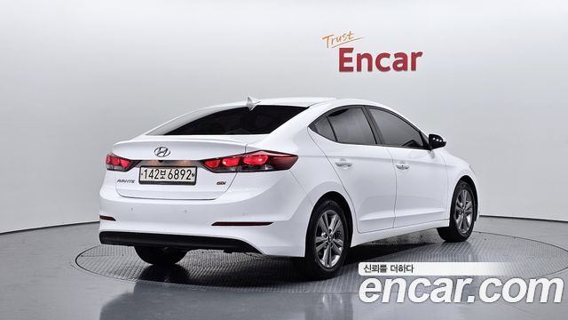 Hyundai AVANTE 2017 — photo 2