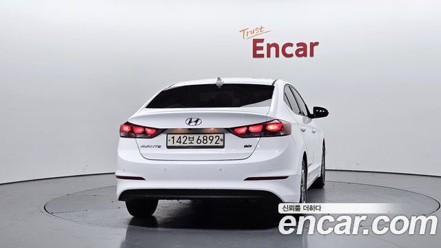 Hyundai AVANTE 2017 — photo 4