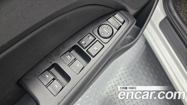Hyundai AVANTE 2017 — photo 23