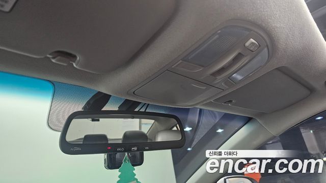 Hyundai AVANTE 2017 — photo 24