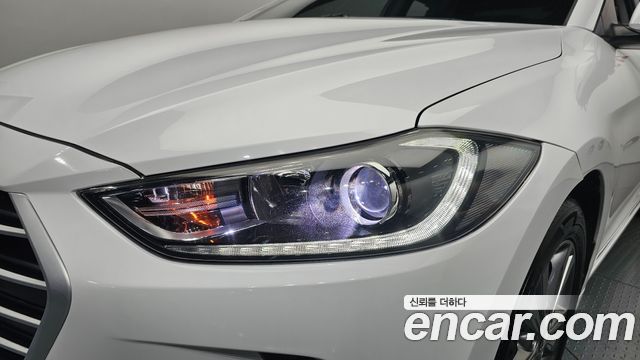 Hyundai AVANTE 2017 — photo 8