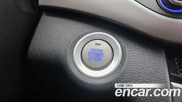Hyundai AVANTE 2017 — photo 29