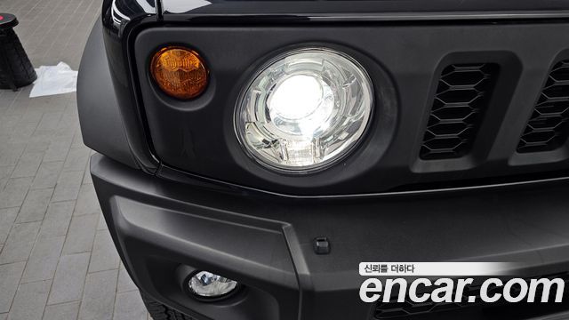Suzuki Jimny 2023 — photo 8