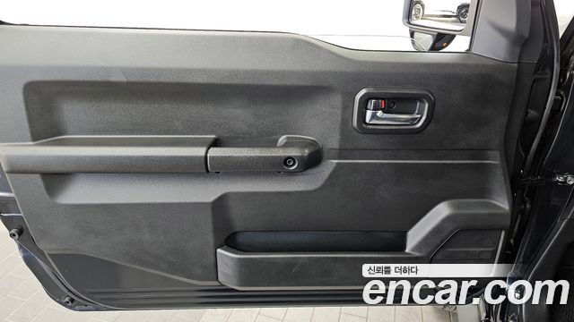 Suzuki Jimny 2023 — photo 14