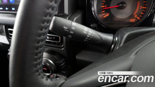 Suzuki Jimny 2023 — photo 32