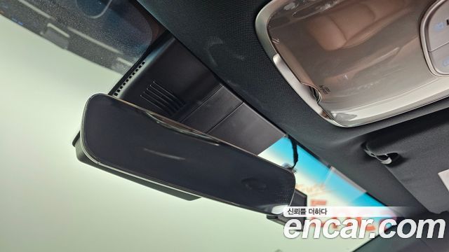 Genesis GV70 2023 — photo 23