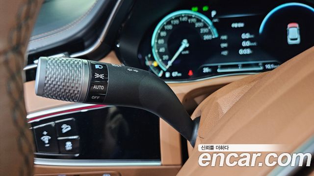 Genesis GV70 2023 — photo 25