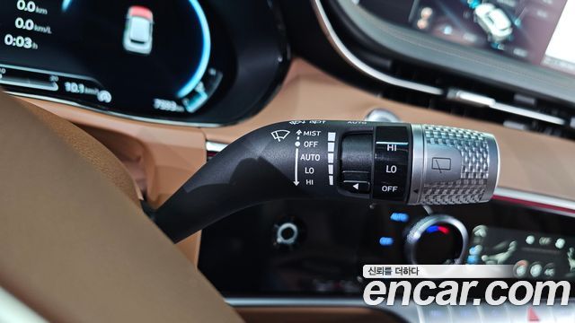 Genesis GV70 2023 — photo 26