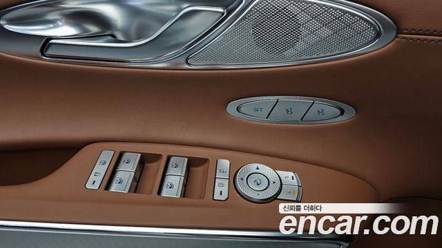 Genesis GV70 2023 — photo 27