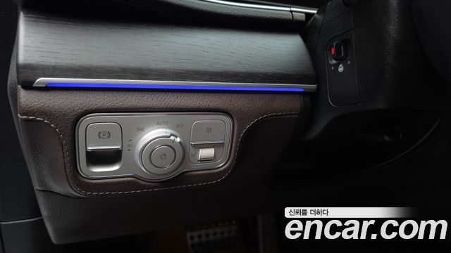 Mercedes-Benz GLE-Class 2022 — photo 24