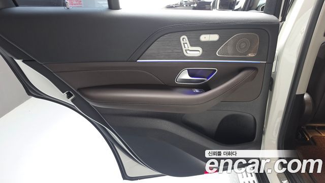 Mercedes-Benz GLE-Class 2022 — photo 15