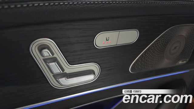 Mercedes-Benz GLE-Class 2022 — photo 26