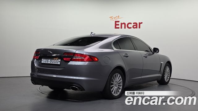 Jaguar XF 2013 — photo 2