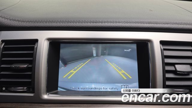 Jaguar XF 2013 — photo 18