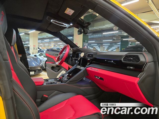 Lamborghini Urus 2022 — photo 2