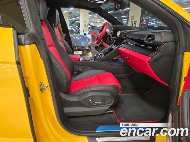 Lamborghini Urus 2022 — photo 3