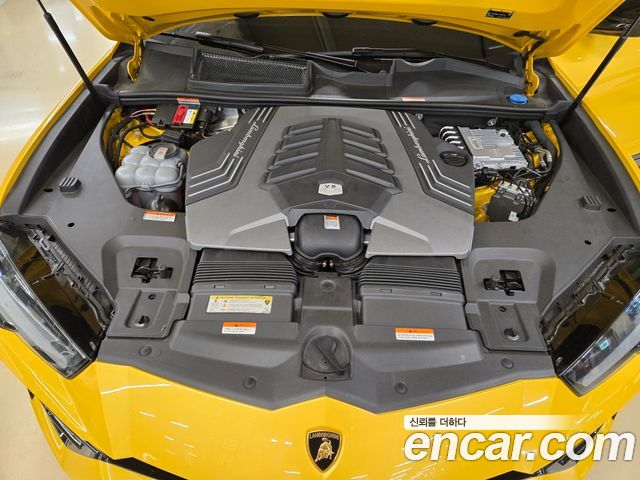 Lamborghini Urus 2022 — photo 4