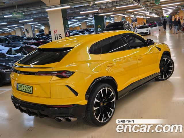 Lamborghini Urus 2022 — photo 7