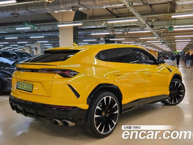 Lamborghini Urus 2022 — photo 8