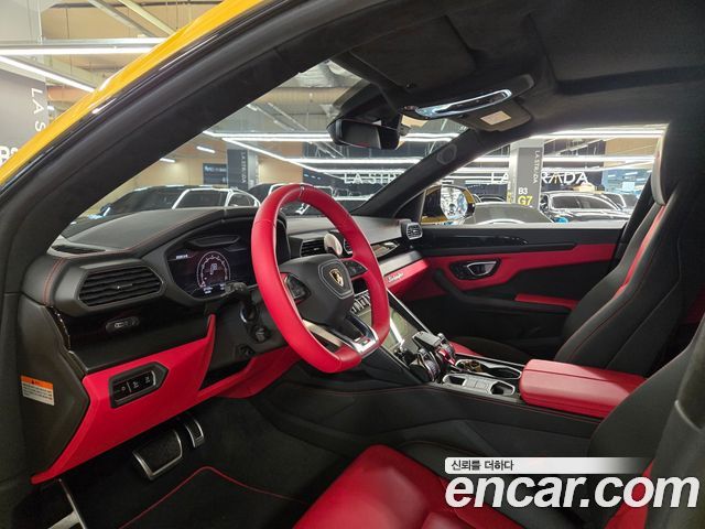 Lamborghini Urus 2022 — photo 16