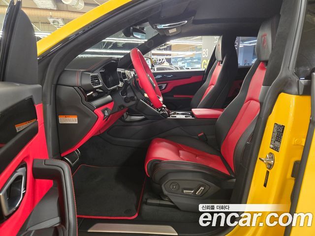 Lamborghini Urus 2022 — photo 17