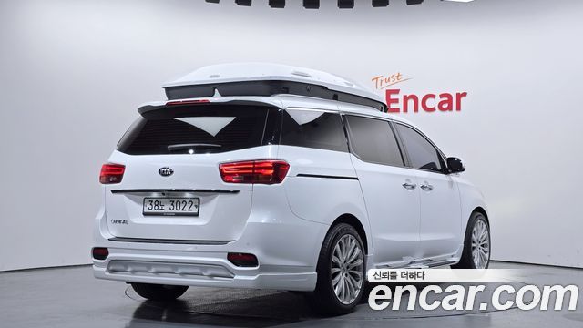 Kia Canival 2019 — photo 2