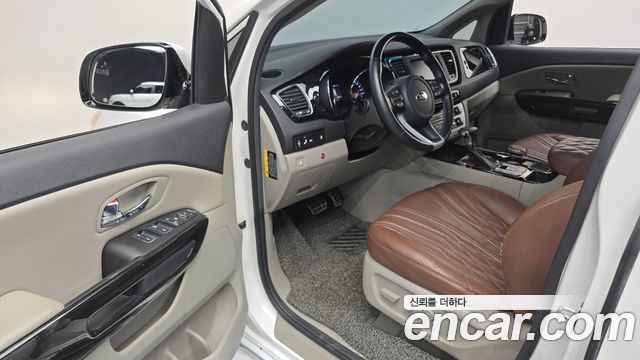 Kia Canival 2019 — photo 10